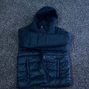 Black spider, puffer jacket